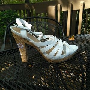 White 4" high heel sandals women's size 8 like new